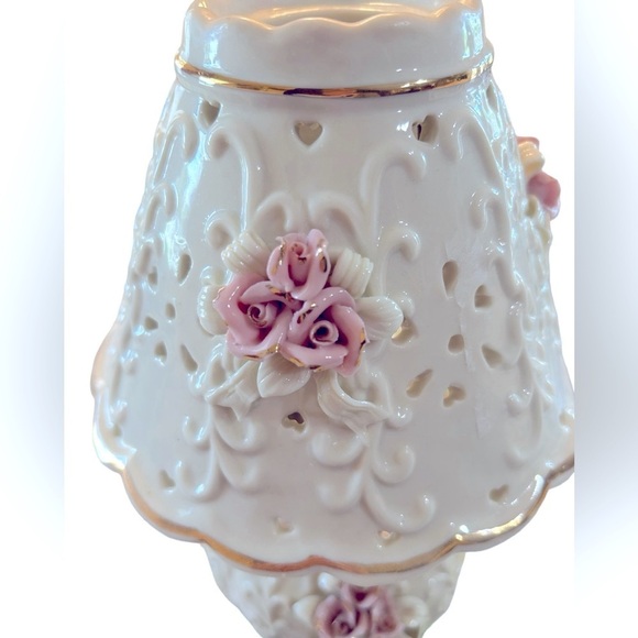 Vintage Porcelain Lamp from Cracker Barrel Pink Roses and Gold Trim Cott… - Picture 4 of 8